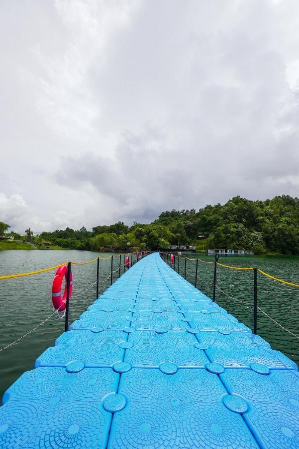 Roxy Tasik Biru Resort City Bau 外观 照片