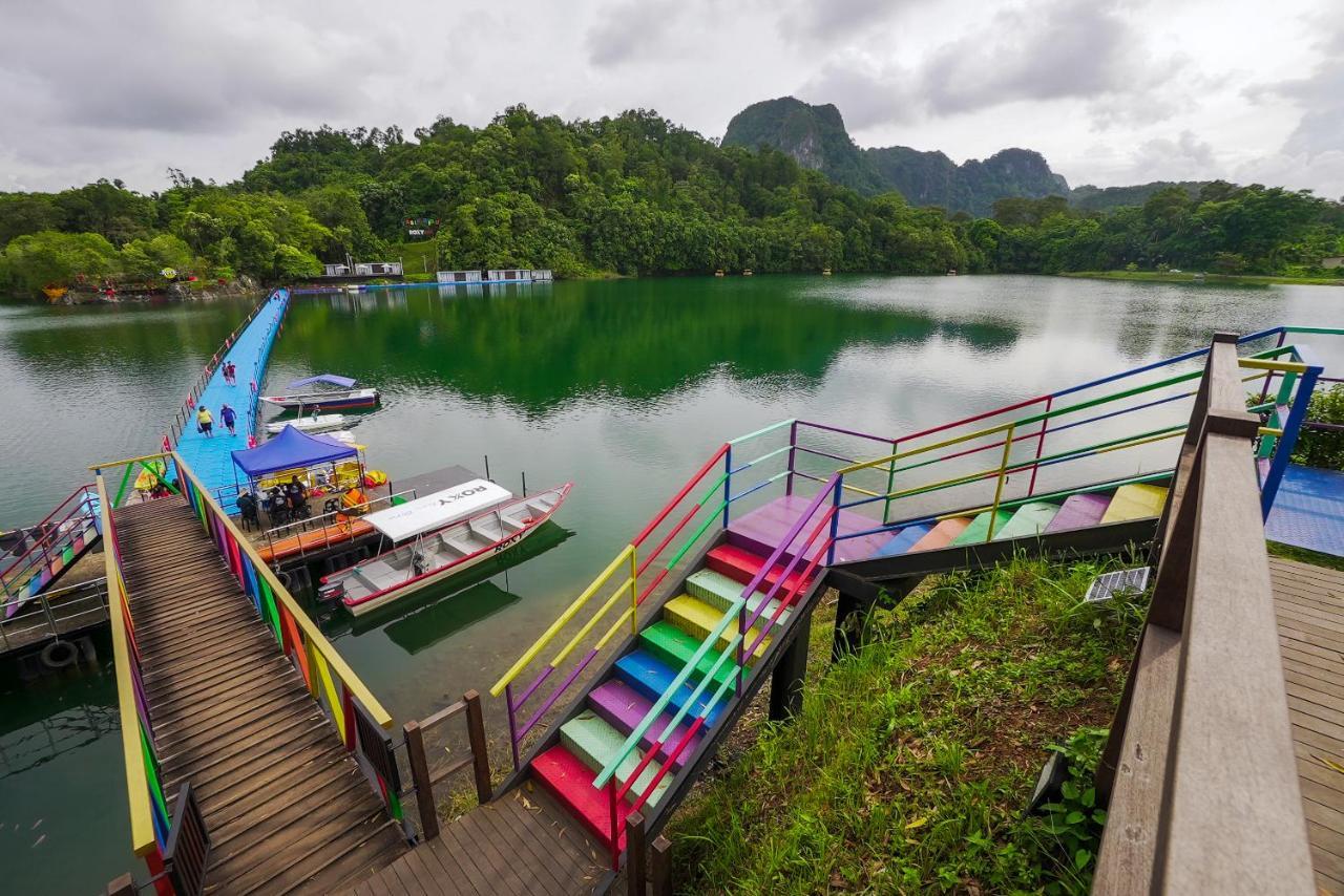 Roxy Tasik Biru Resort City Bau 外观 照片