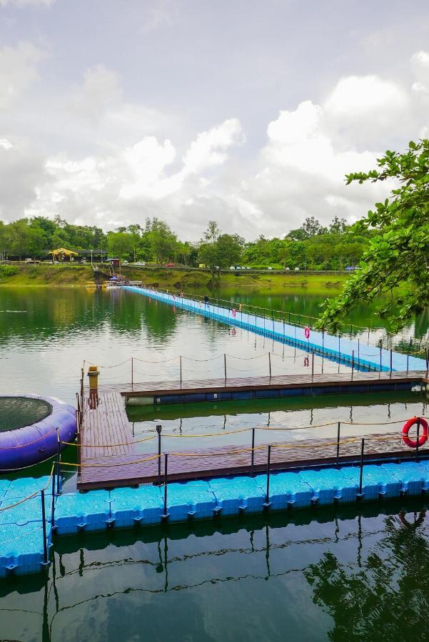 Roxy Tasik Biru Resort City Bau 外观 照片