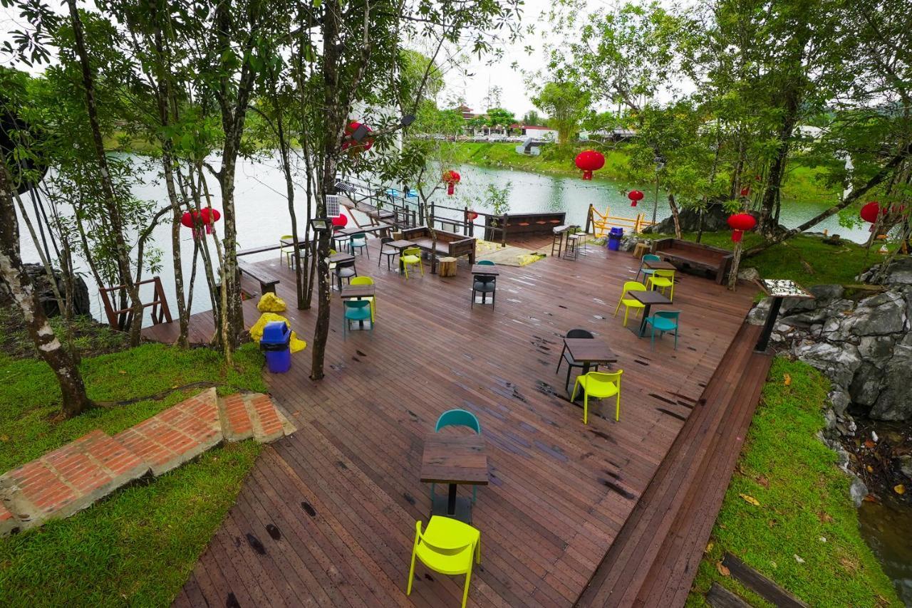 Roxy Tasik Biru Resort City Bau 外观 照片