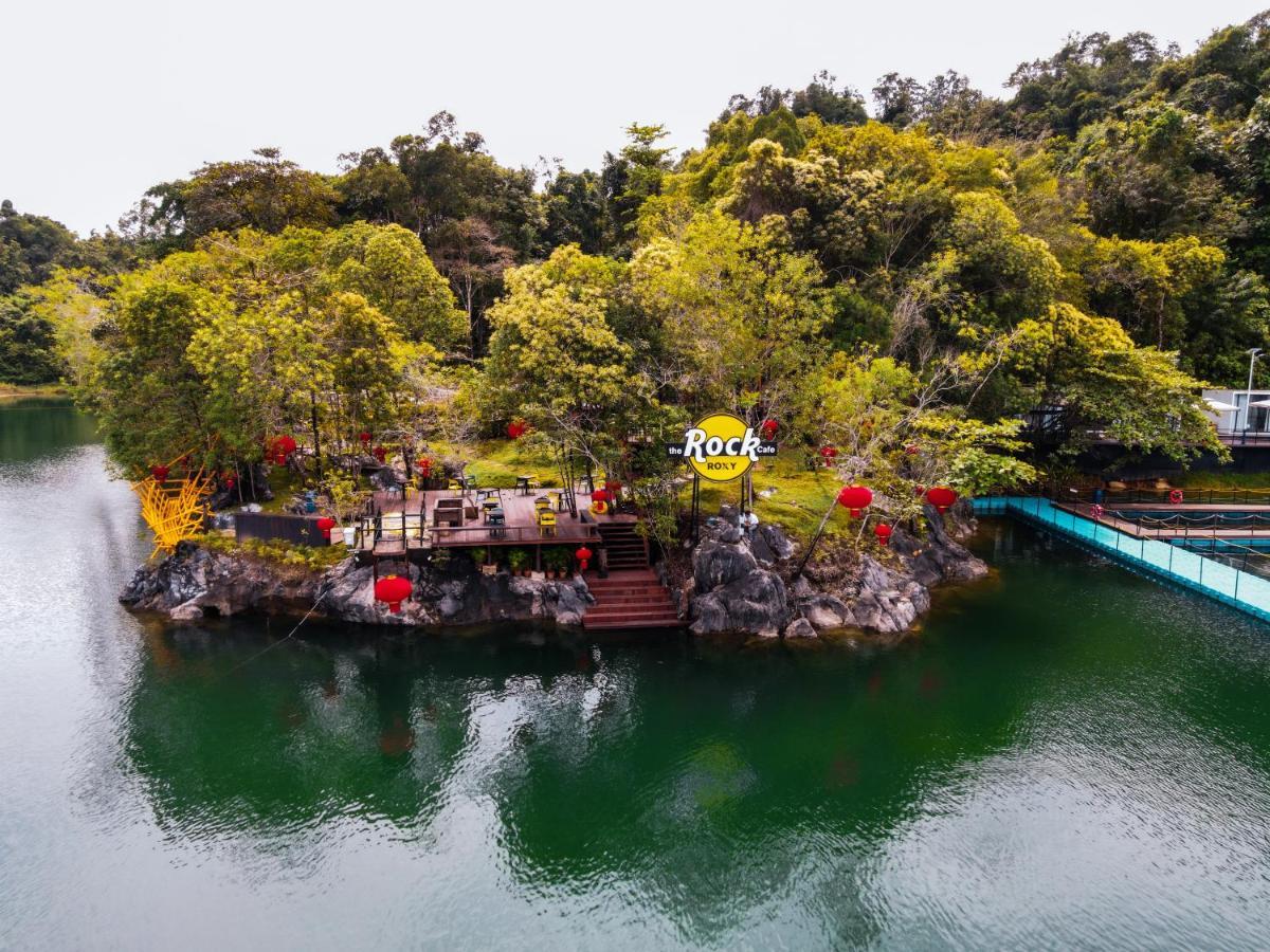Roxy Tasik Biru Resort City Bau 外观 照片