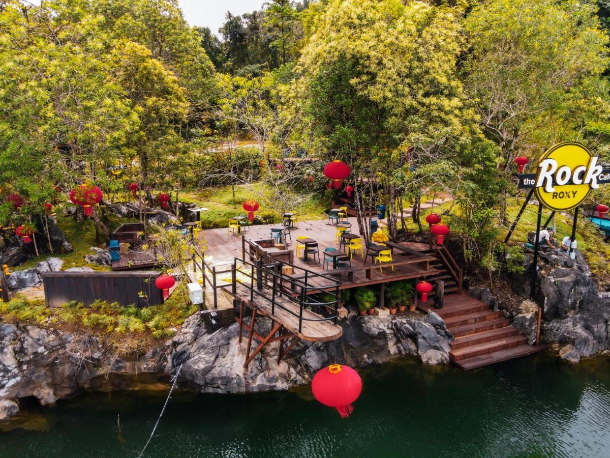 Roxy Tasik Biru Resort City Bau 外观 照片