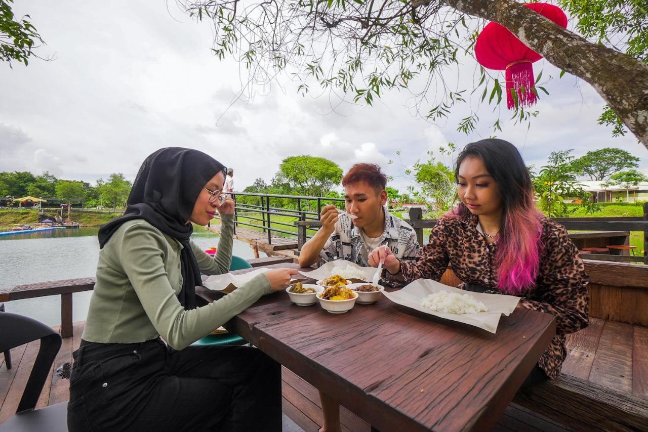 Roxy Tasik Biru Resort City Bau 外观 照片