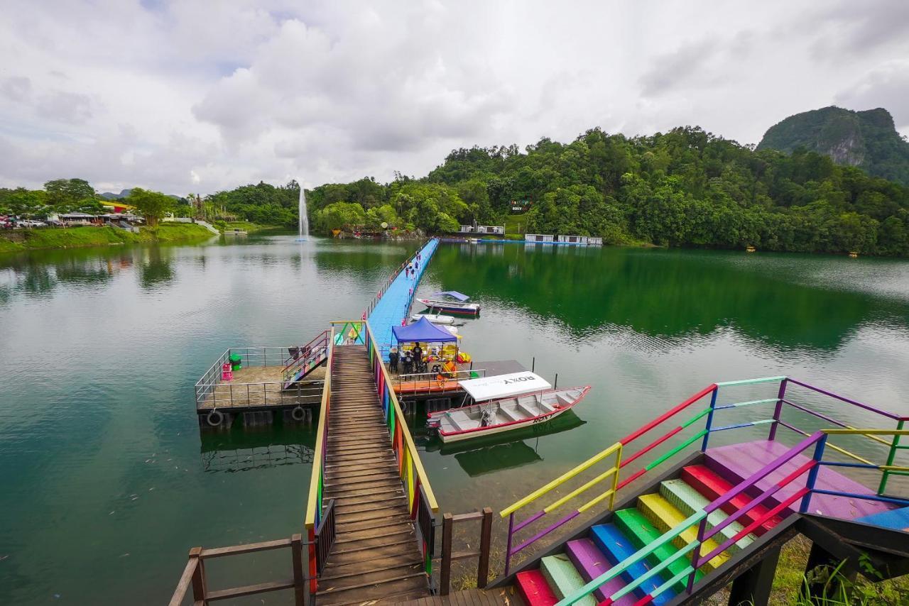 Roxy Tasik Biru Resort City Bau 外观 照片