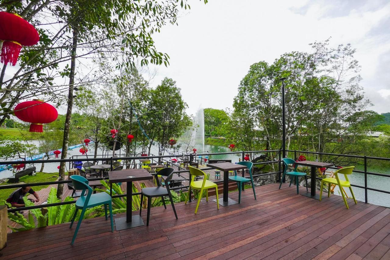 Roxy Tasik Biru Resort City Bau 外观 照片
