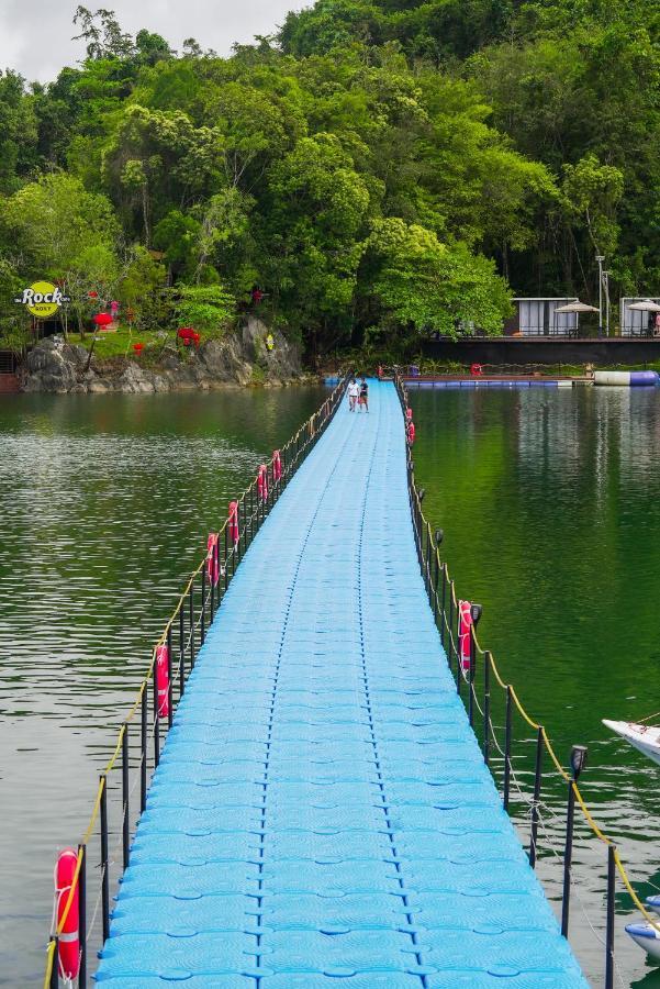 Roxy Tasik Biru Resort City Bau 外观 照片