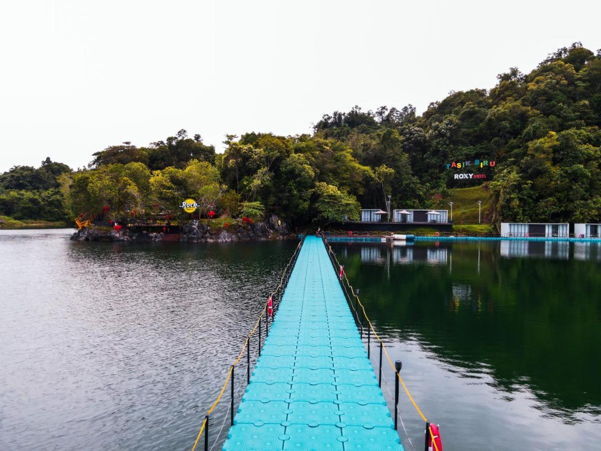 Roxy Tasik Biru Resort City Bau 外观 照片